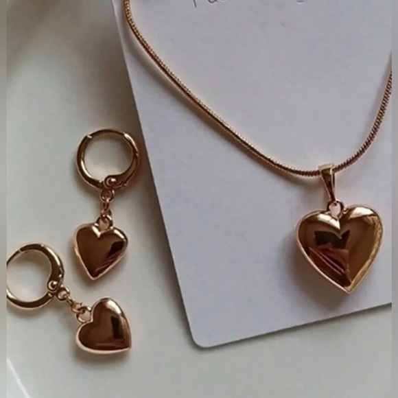 Jewelry - Set Of Gold Heart Necklace & Earrings

Zinc Alloy steel